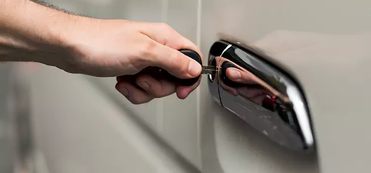 Why Choose Our Auto Locksmith Team in Naples, FL?