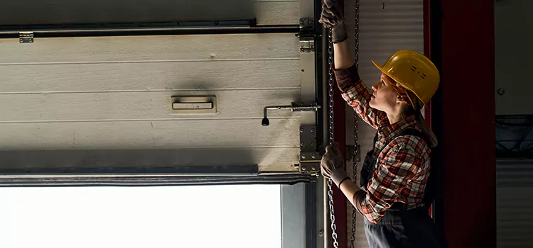 Addressing Common Garage Door Stoppage Issues in Naples, FL